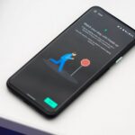 فاواپرس - با خیال راحت هنگام راه رفتن از گوشی استفاده کنید!
