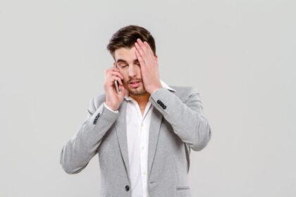 فاواپرس - ضرر ۶۰۰ هزار دلاری کاربر آیفون به ‌دلیل دانلود اپلیکیشن جعلی از اپ استور