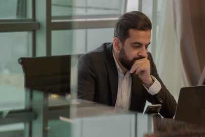 فاواپرس - ایلان ماسک سینا استوی را در توییتر بلاک کرد