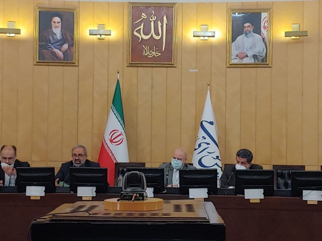فاواپرس - سخنگوی کمیسیون طرح صیانت، ادعای حذف گزینه مسدودسازی شبکههای اجتماعی را تکذیب کرد