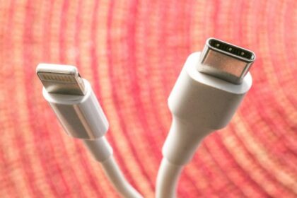 فاواپرس - اتحادیه اروپا ادعای اپل درباره تضاد استفاده از درگاه USB-C با نوآوری را رد کرد