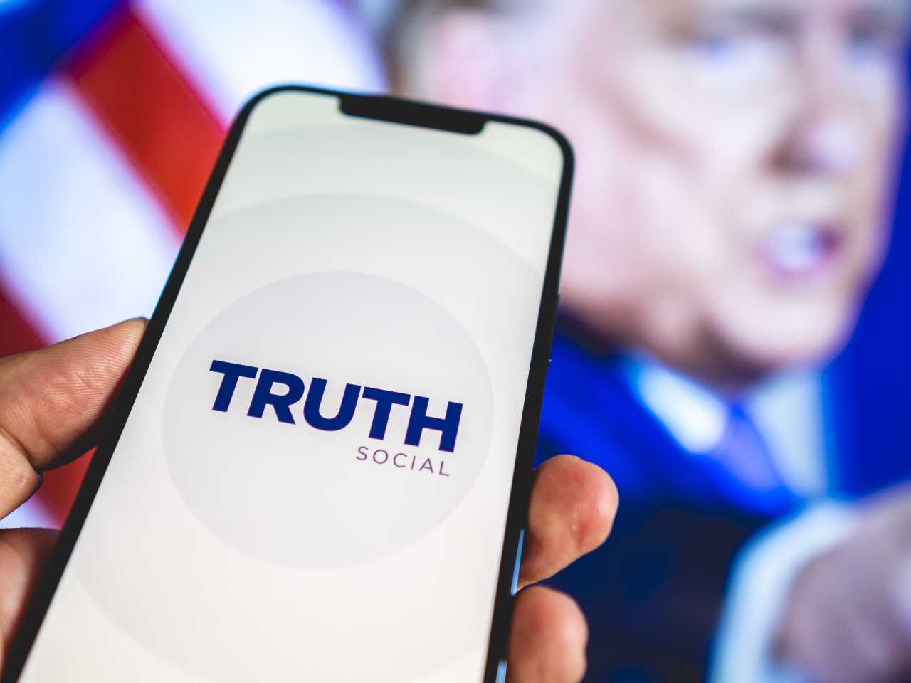 Truth Social اپلیکیشن شبکه اجتماعی ترامپ