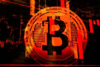 فاواپرس - بیت‌کوین در وضعیت شکننده / تورم، نفت و جنگ مسیر بازار رمزارزها را تغییر داد