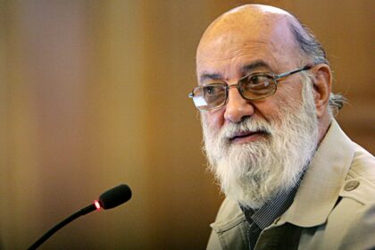 فاواپرس - رییس شورای شهر تهران: مجوزی که وزارت کشور به تاکسی‌ها اینترنتی داده است، خلاف قانون است