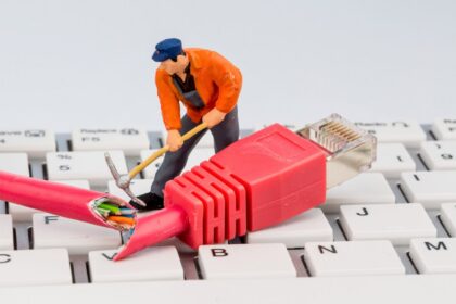 فاواپرس - پایان قطعی اینترنت در ایران نامعلوم است