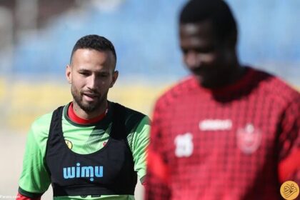 فاواپرس - سلفی رمانتیک آسانسوری همسر بازیکن برزیلی پرسپولیس