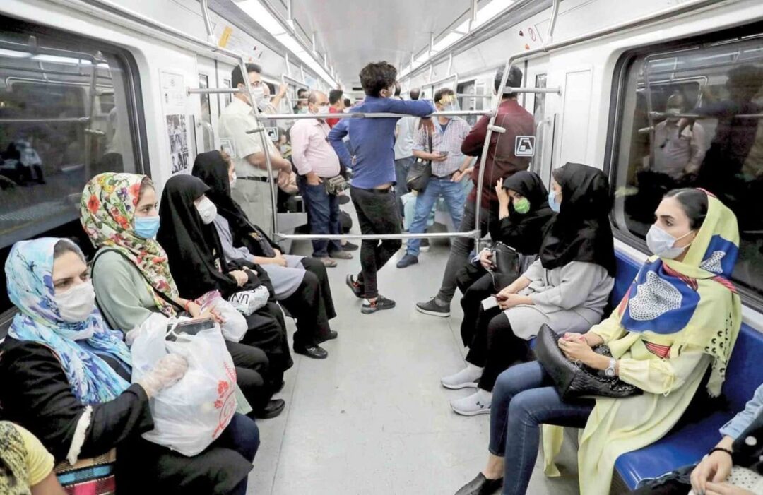 فاواپرس - پیشنهاد کیهان: پخش سی‌دی درباره‌ ‌حجاب در مترو