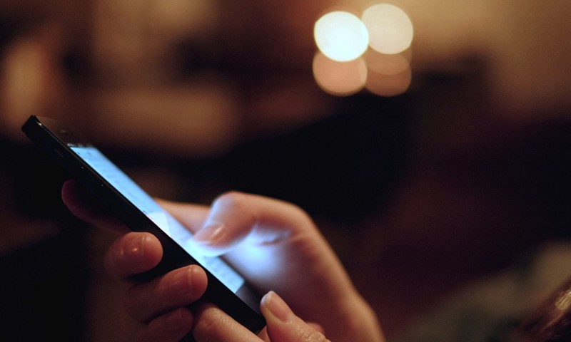 آیا اپراتور‌های موبایل هم مقصر ممنوعیت واردات برخی گوشی‌ها هستند؟