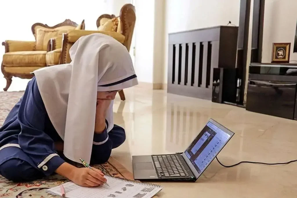 دانش‌آموزان و معلمان باید دوباره در سامانه شاد احراز هویت کنند