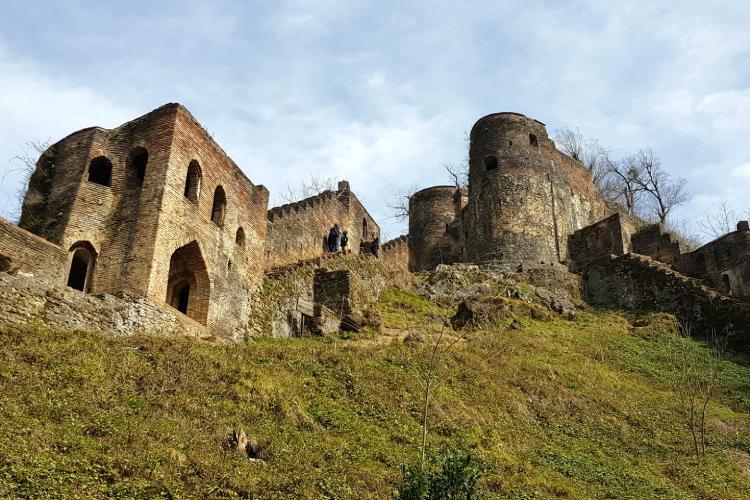 راهنمای کامل سفر به قلعه رودخان فومن؛ از مسیر تا نکات کاربردی راهنمای کامل سفر به قلعه رودخان فومن؛ از مسیر تا نکات کاربردی