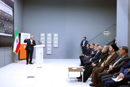 بازدید پزشکیان از شرکت فناپ در پارک فناوری پردیس